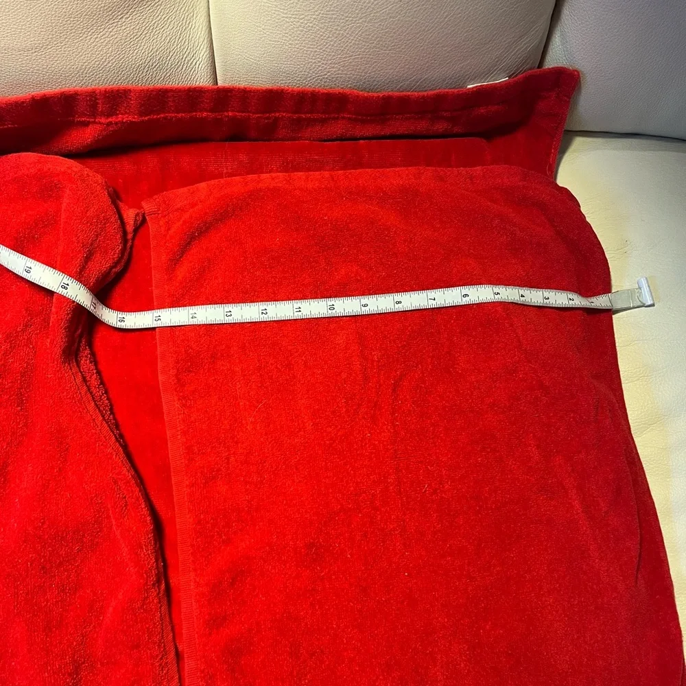 Briggs New York Vintage Vibrant Red and Gold Towels